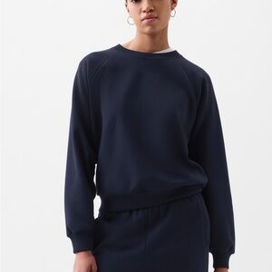 GAP RAGLAN SWEATSHIRT
